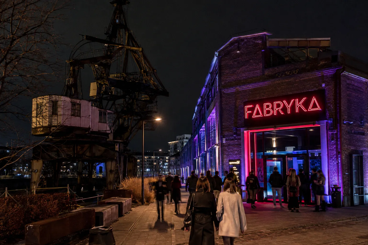 Zabłocie bei Nacht: Der Wandel vom Fabrikviertel zur Clubszene